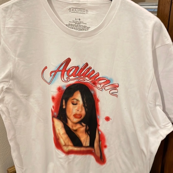 Aaliyah T-Shirt - Picture 4 of 6